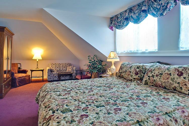 Amethyst Inn Виктория Экстерьер фото