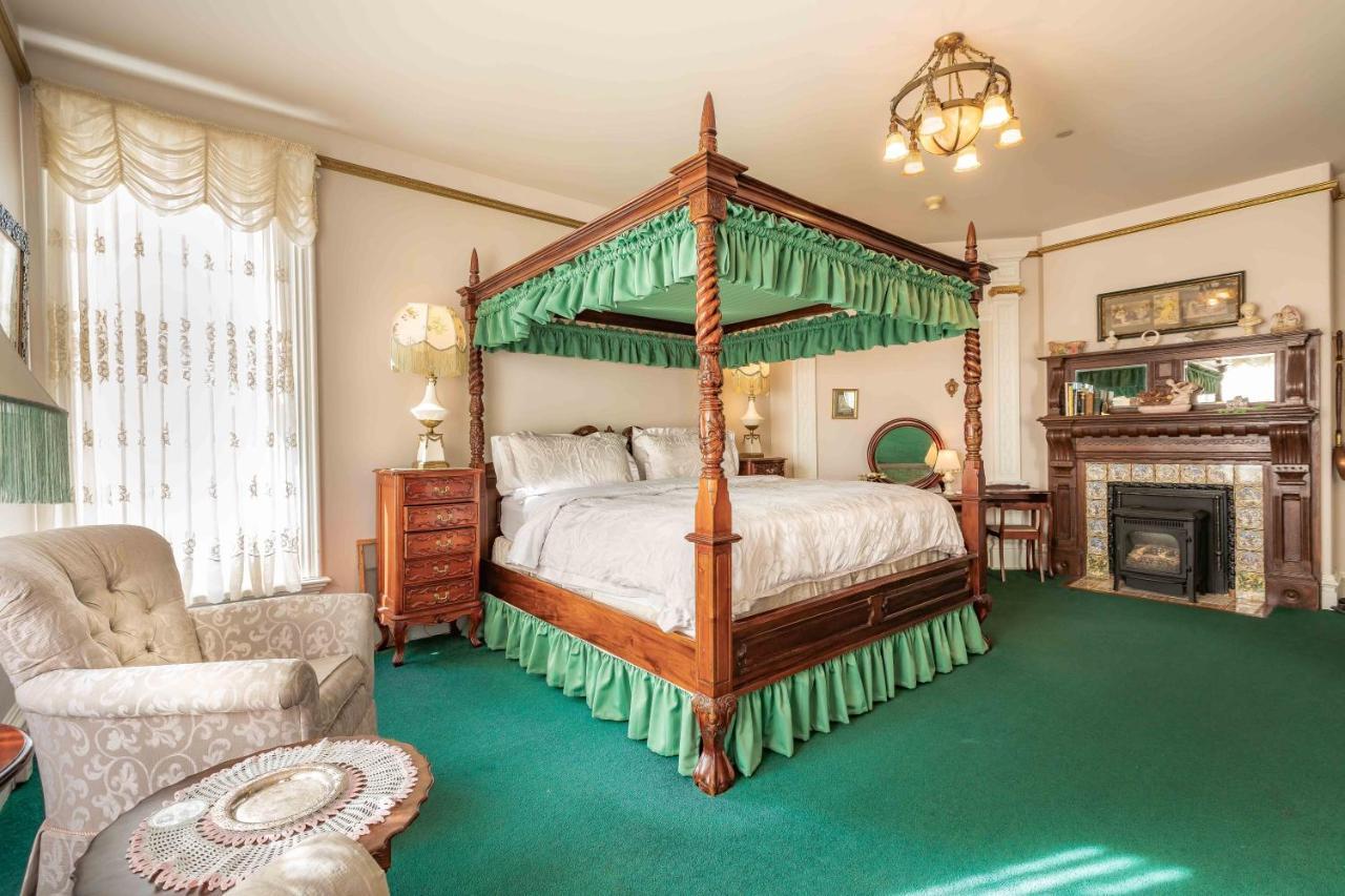 Amethyst Inn Виктория Экстерьер фото