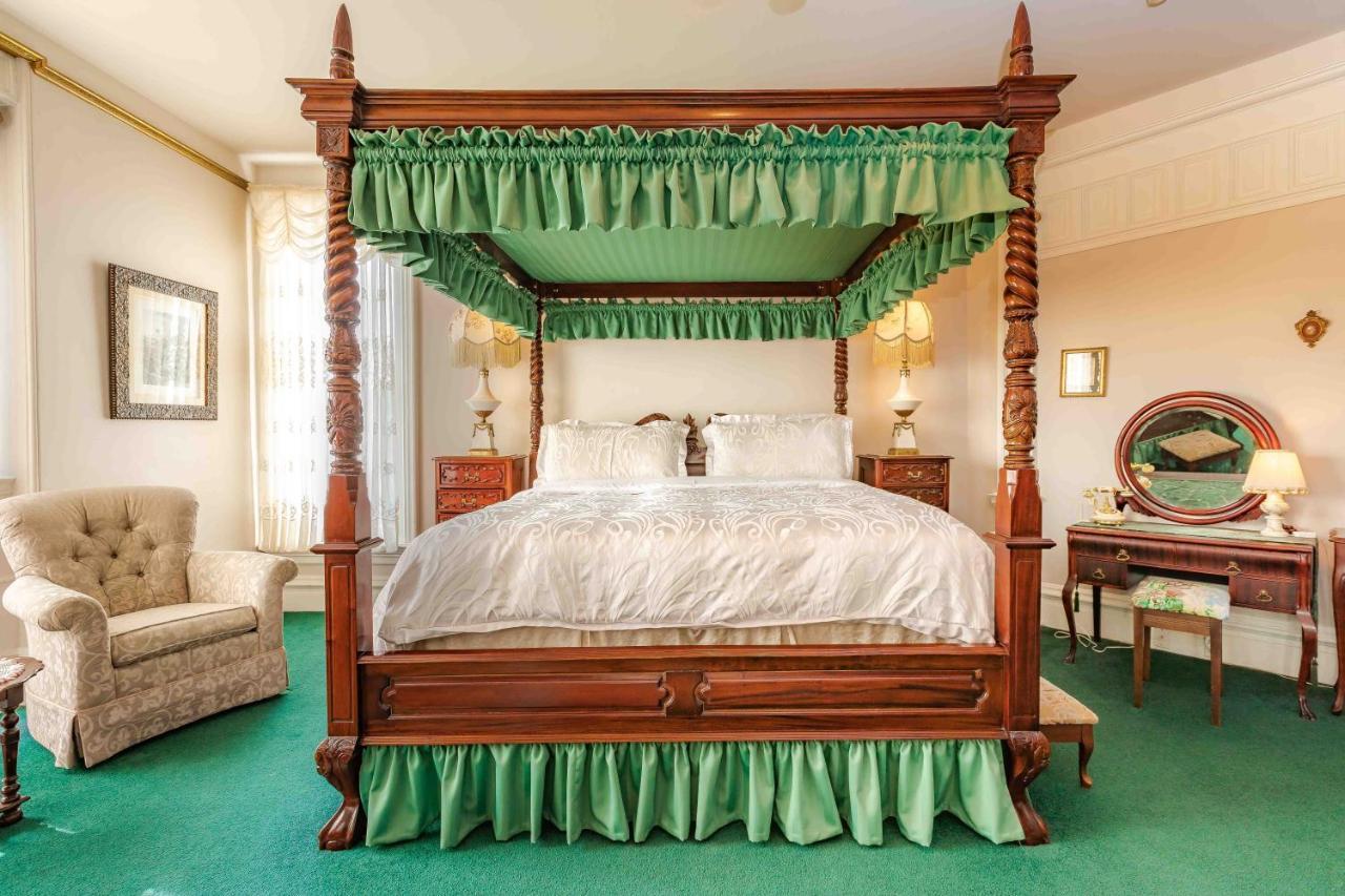 Amethyst Inn Виктория Экстерьер фото