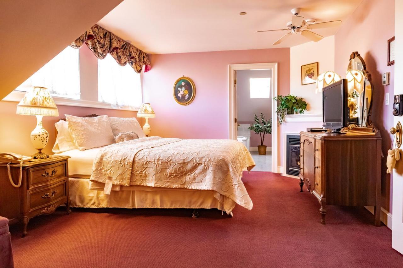 Amethyst Inn Виктория Экстерьер фото