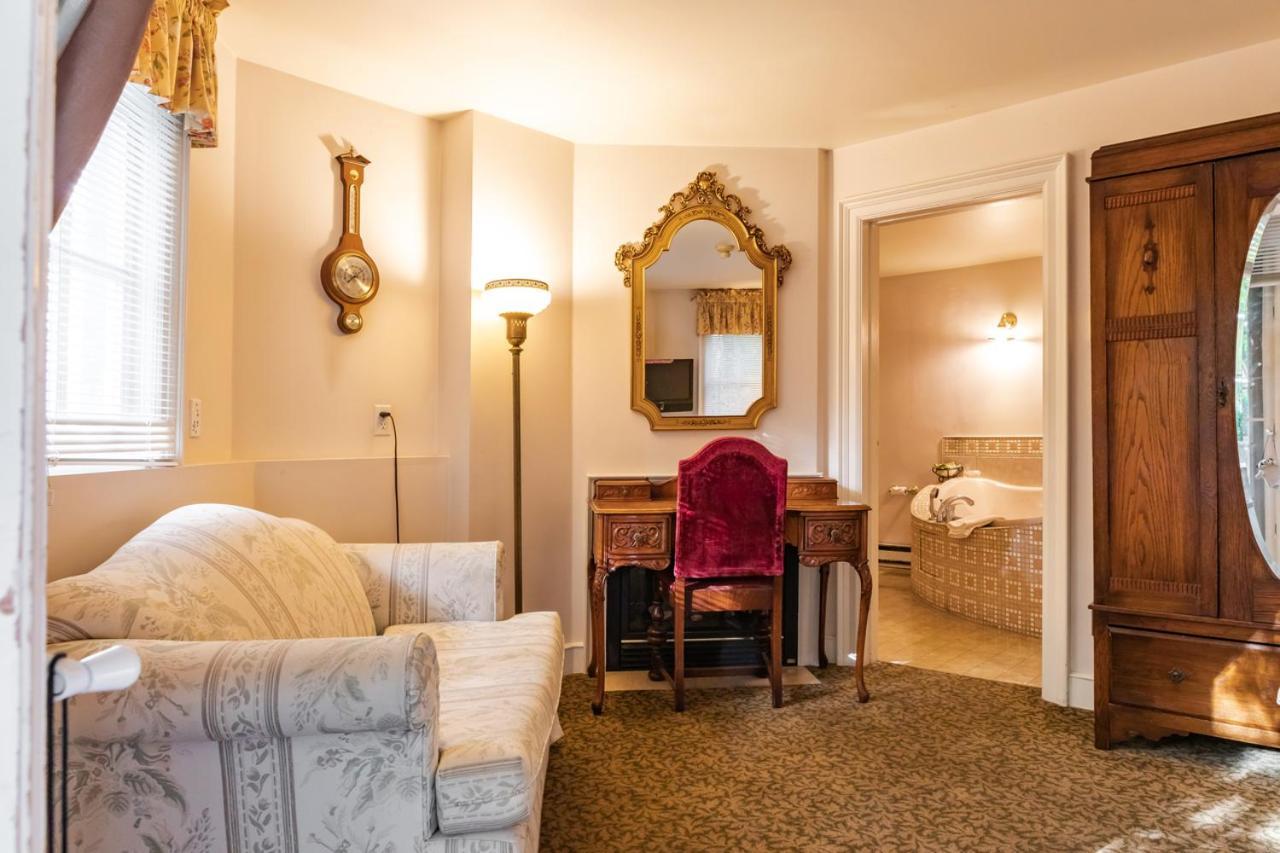 Amethyst Inn Виктория Экстерьер фото